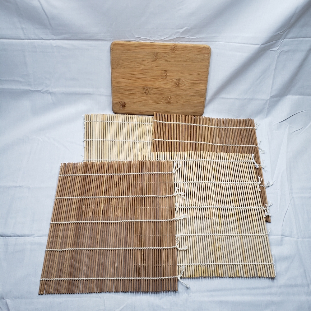 Bundle Bamboo Mats Trivets and Mini Cutting Board